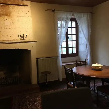 Hébergement de vacances Au Pied Du Chateau *