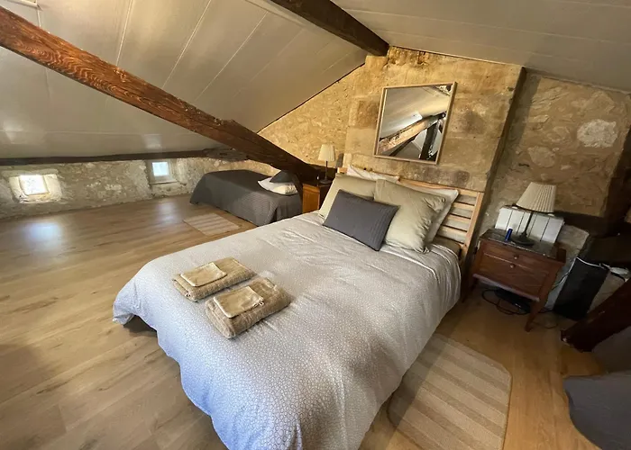 Au Pied Du Chateau Сasa de vacaciones