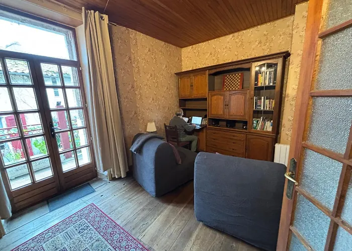 Au Pied Du Chateau Сasa de vacaciones