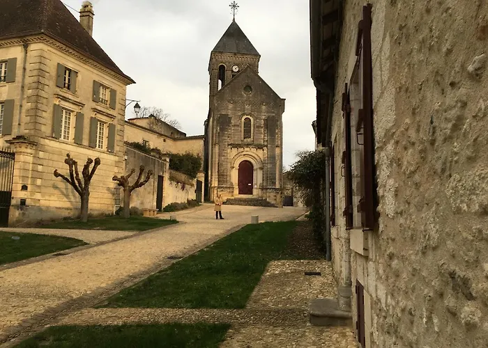 Au Pied Du Chateau * Bourdeilles