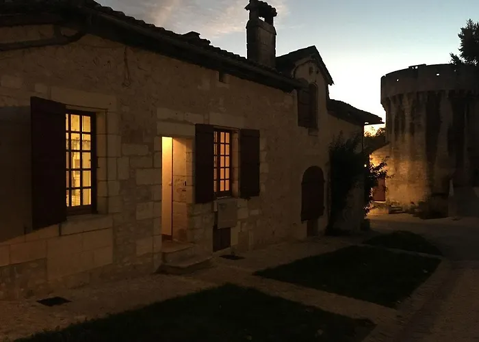 Au Pied Du Chateau * Bourdeilles